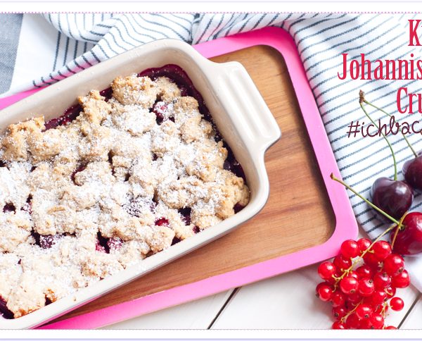 Kirsch-Johannisbeer-Crumble