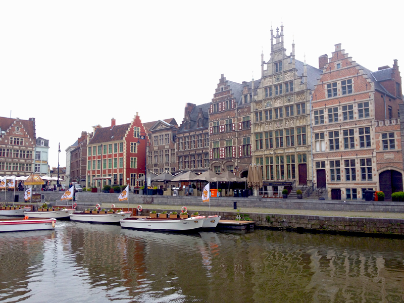 Kreuzfahrt Mein Schiff Gent - Am Kanal