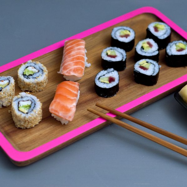 Sushi selbstgemacht Nigiri, Maki und California Rolls