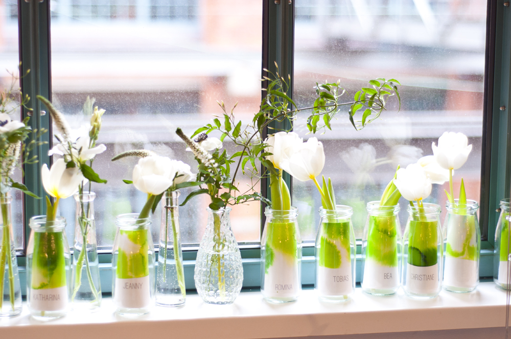 Matchaday_Blumen_Fenster