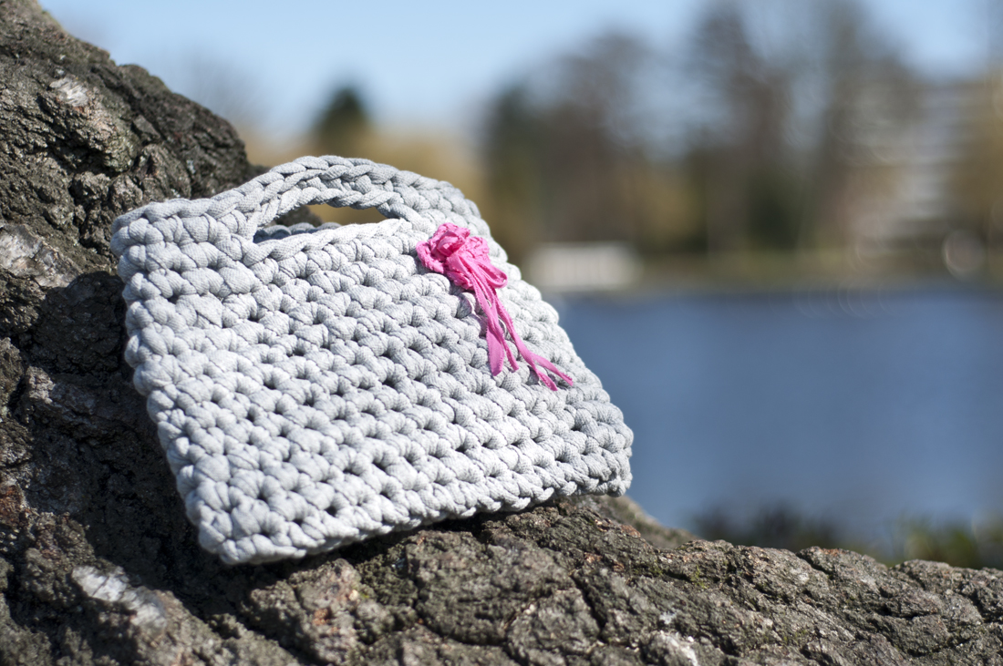 Tasche grau mit pink