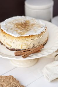 Apfel-Zimt-Käsekuchen mit Spekulatiusboden