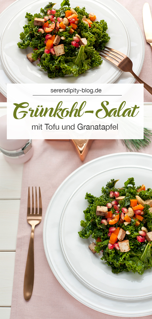 Grünkohlsalat mit Tofu und Granatapfel
