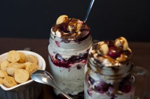 Mascarpone-Kirsch-Nachtisch mit Amarettini
