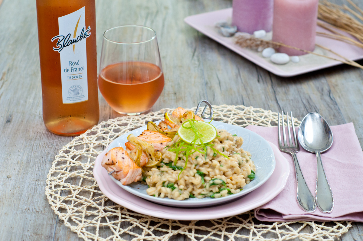 Limetten-Risotto mit Rucola und Lachs-Garnelen- Spieß zu Blanchet Rosé de France - trocken