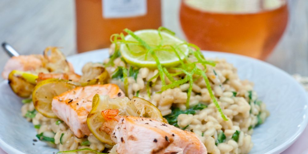 Limetten-Risotto mit Rucola und Lachs-Garnelen- Spieß zu Blanchet Rosé de France - trocken