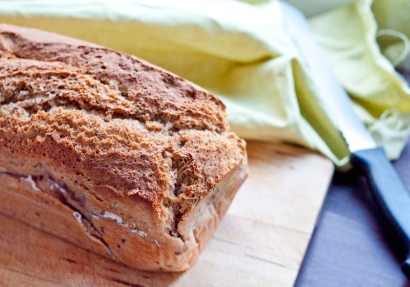 Selbstgebackenes Dinkelbrot in unter 5 Minuten