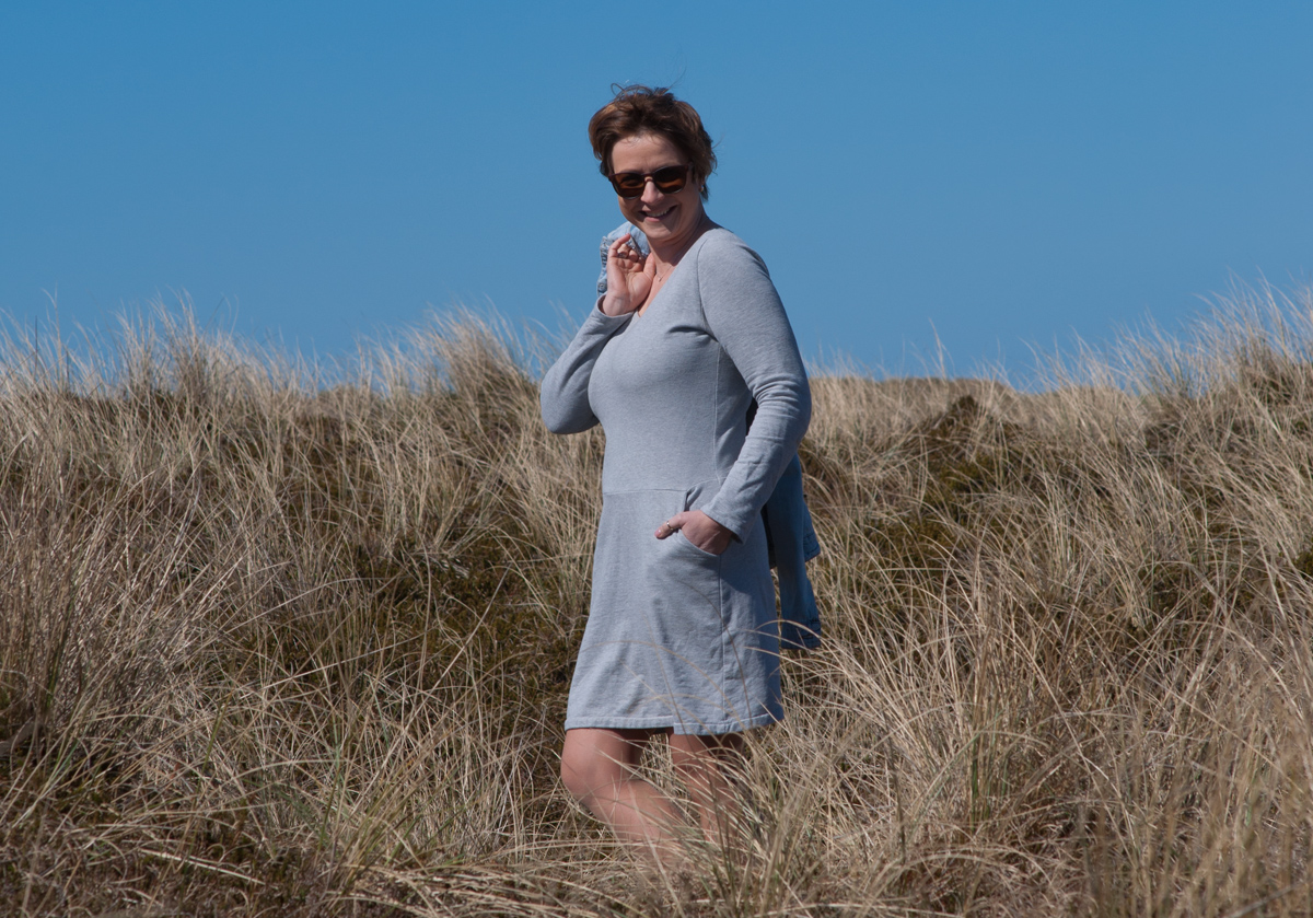 Kleid Frau Fannie aus grauem Sweat
