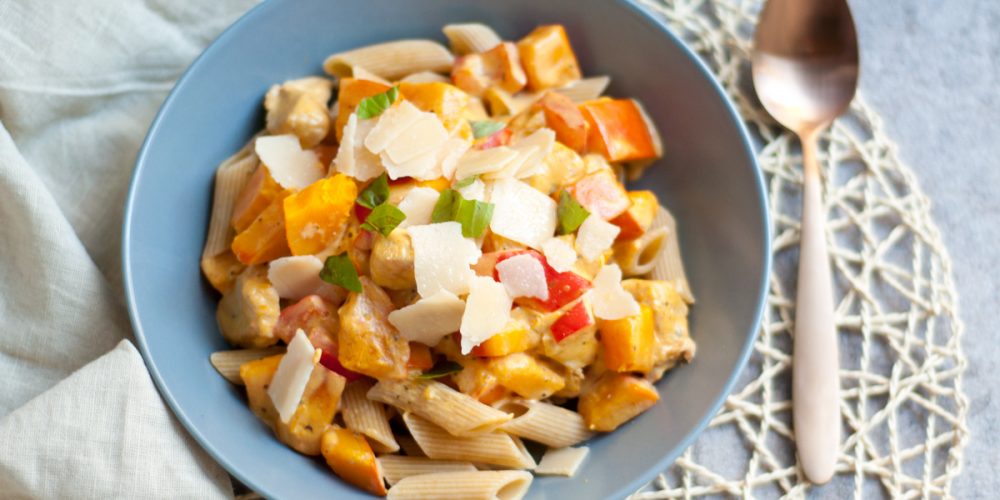 Nudeln mit Hokkaido-Kürbis und Pute