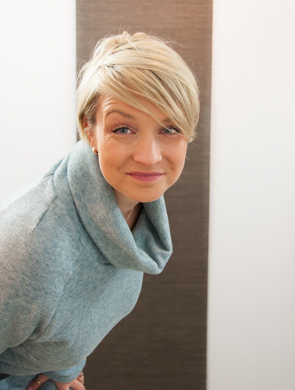 Kleid Frau Polly aus kuschligem Strickstoff | Outtakes
