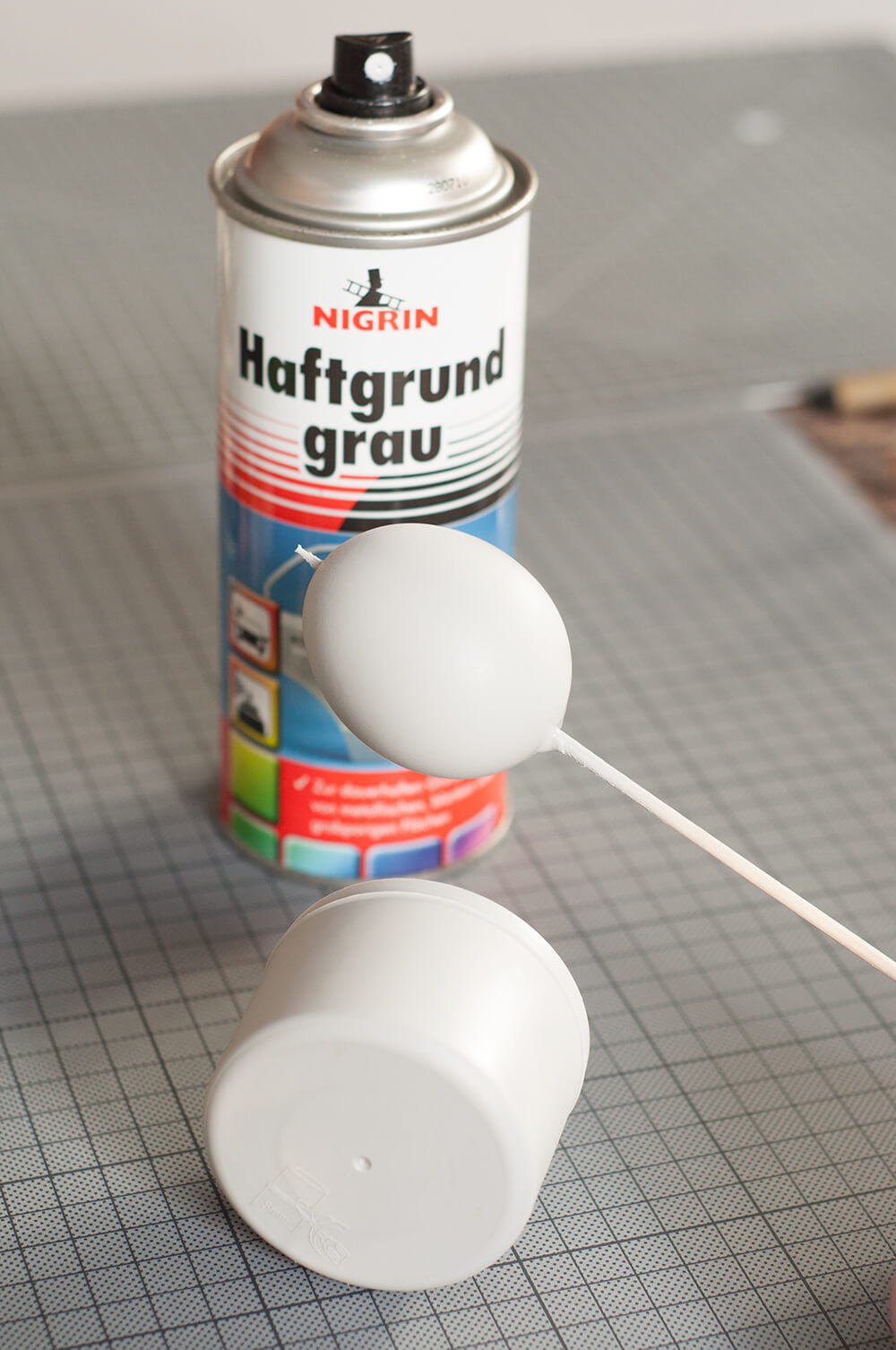 Oster-DIY Haftgrund zum grundieren