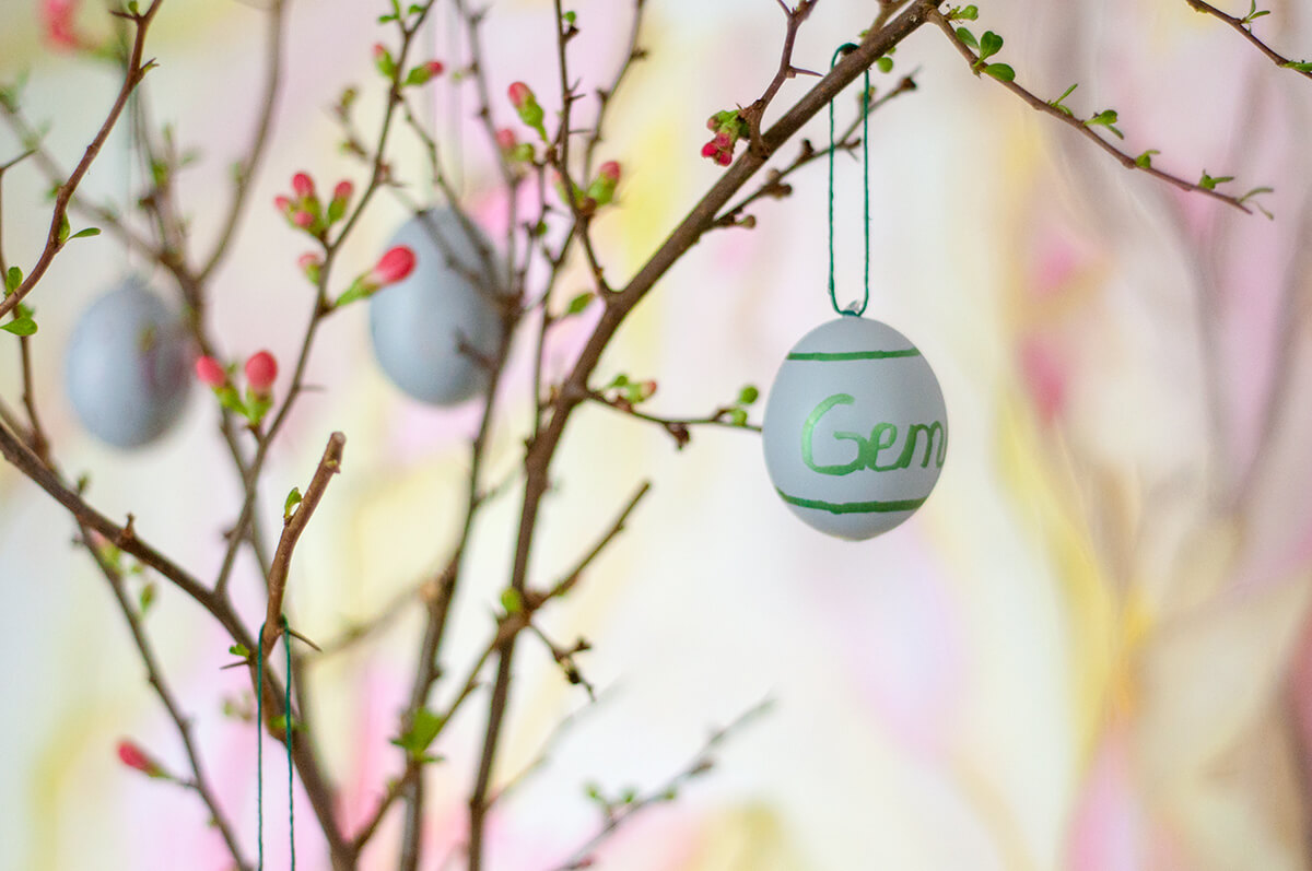Oster-DIY selbstbemalte Eier