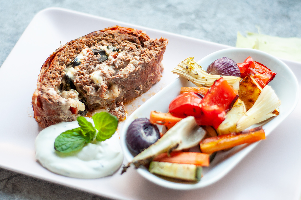 Mediterraner Hackbraten mit Ofengemüse
