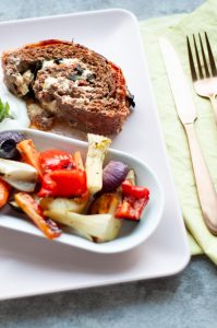 Mediterraner Hackbraten mit Ofengemüse