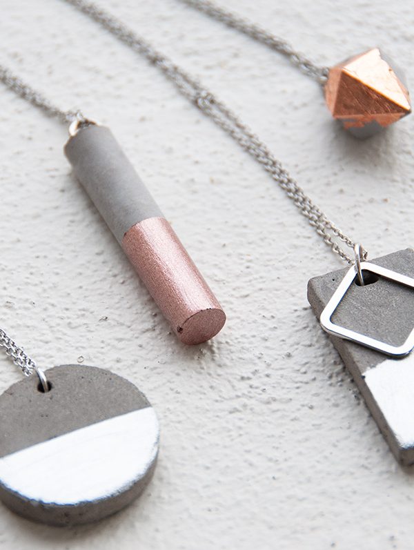 Schmuck-Anhänger aus Beton – edel mit Kupfer, Silber oder Gold