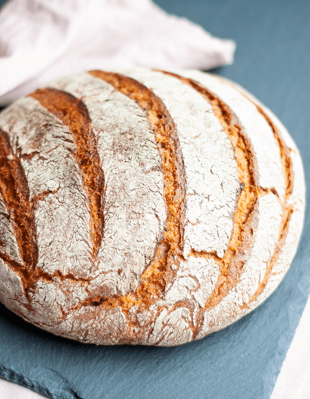 Roggen-Dinkel-Brot mit Sauerteig aus dem Topf | Serendipity