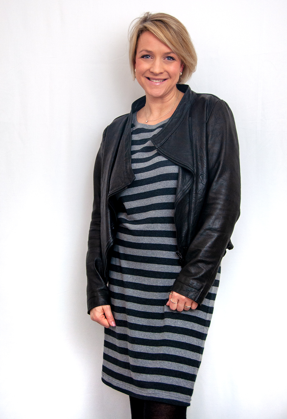 Kleid Frau Elly aus Streifenstrick