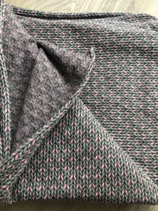 Albstoffe Jacquard Check Point Knit Stiches grau rosa