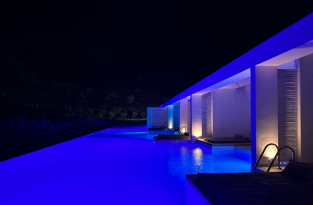 CasaCook Rhodos | Traumurlaub auf der griechischen Insel | Pool by night